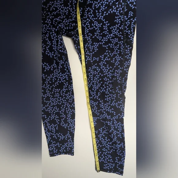 Sweaty Betty L (US 12) Zero Gravity 7/8 Length Black with Light Blue Geometric - Picture 12 of 14